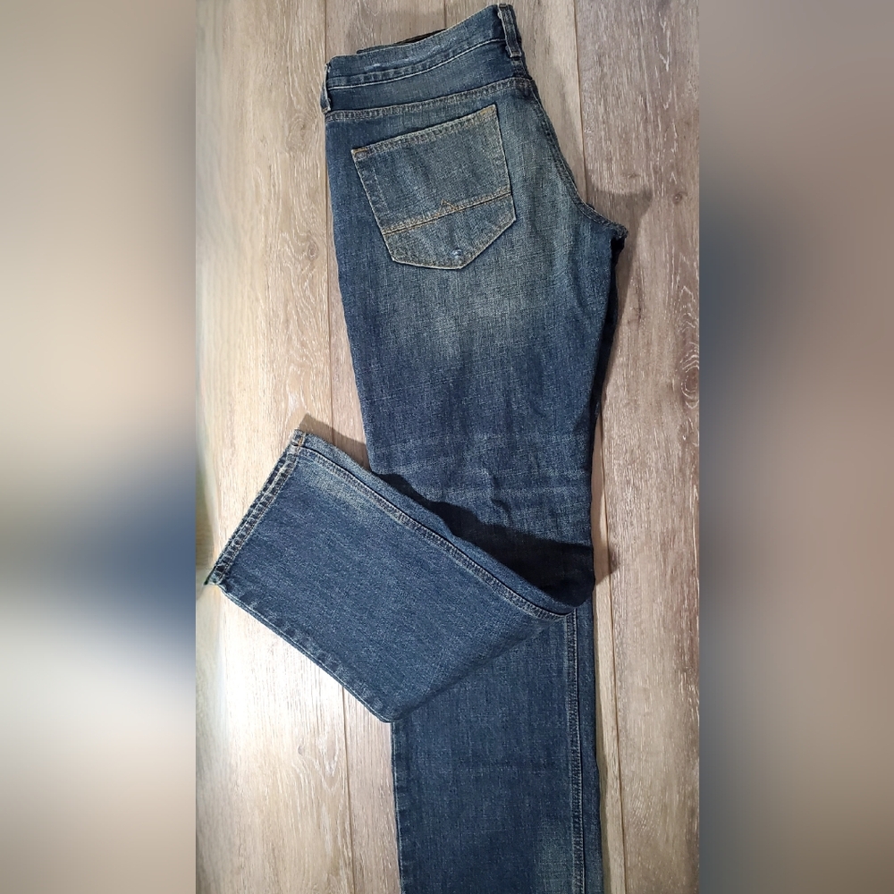 Men's Urban Pipeline Medium Distressed Wash Denim Jeans Size 33/32